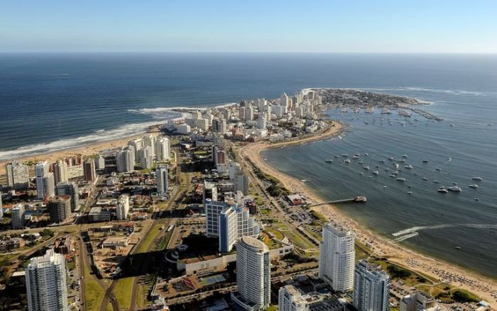 Ni Brasil ni Uruguay en El Cronista, Clase