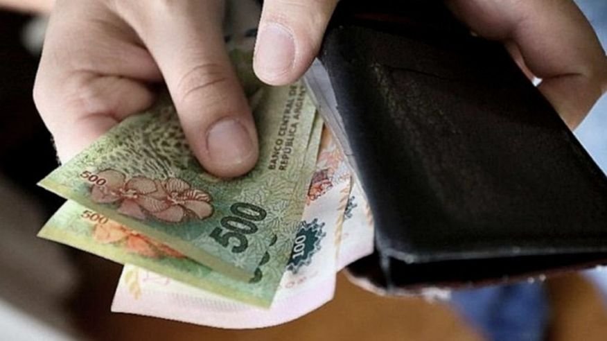 Salario Mínimo Vital y Móvil de junio 2025 en El Cronista, Economía