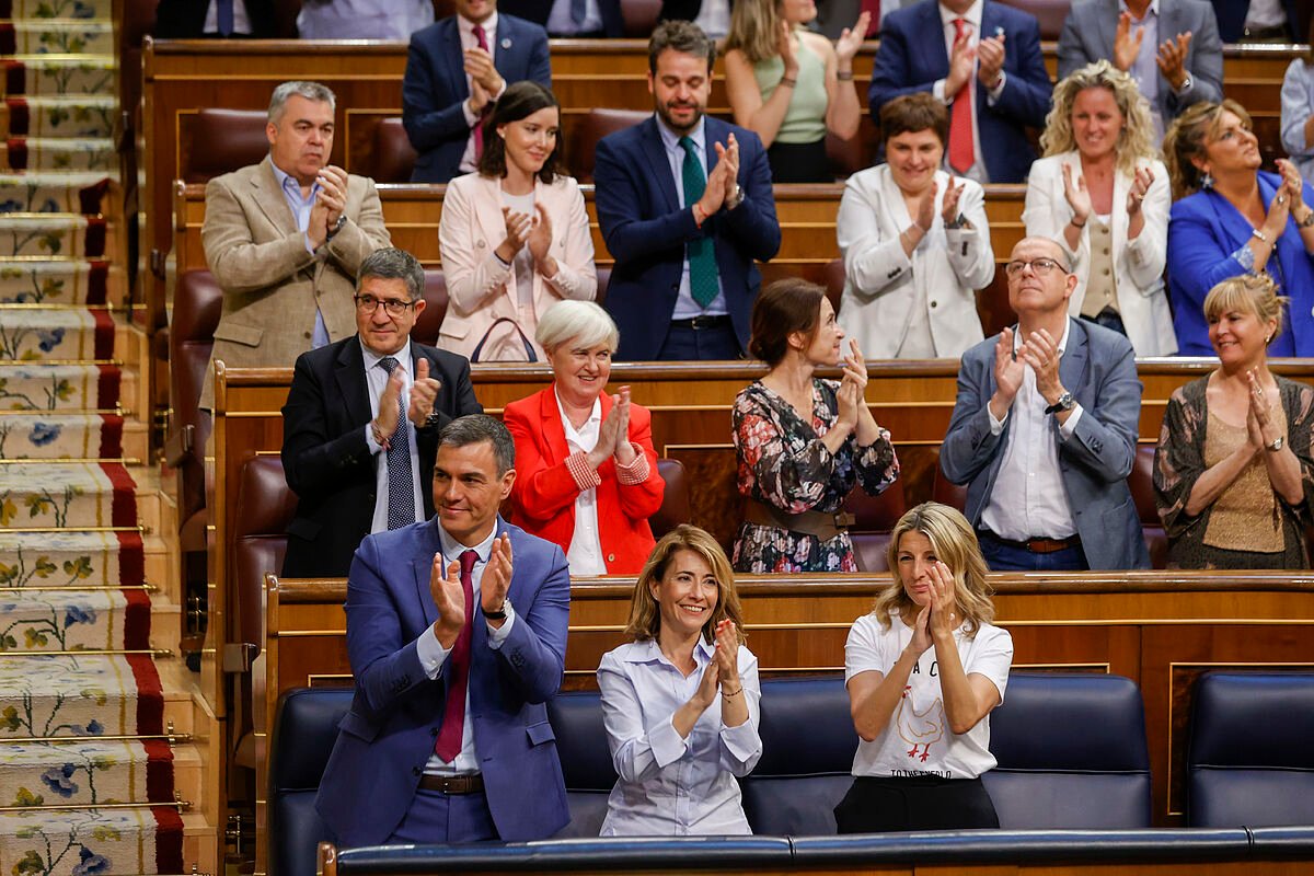 Un país en simulacro en El Cronista, Columnistas