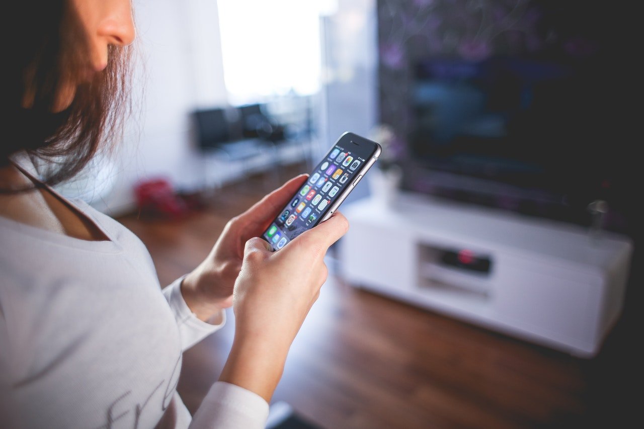 Se dice que la nueva Siri, realmente inteligente, de Apple llegará la próxima primavera. Parece que solo me diste la palabra "siri". ¿Te gustaría que traduzca algo más específico o que te ayude con otra cosa relacionada?
