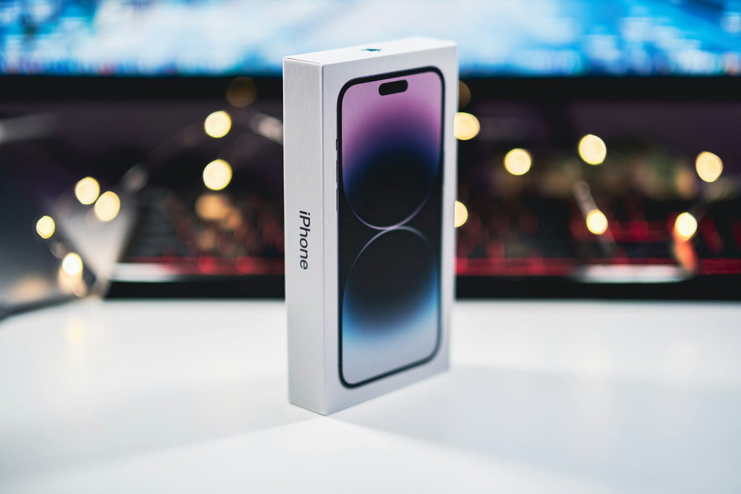 Apple finalmente se deshace de los stickers clásicos en la caja del iPhone 16. iPhone