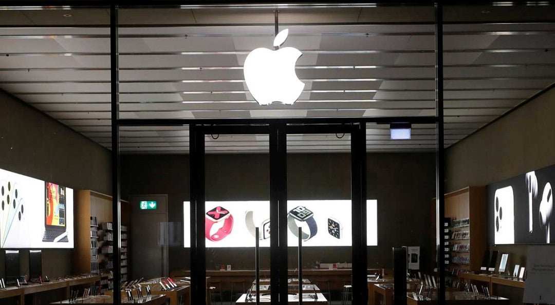 Apple ordena mantener los enlaces web en la App Store. Parece que solo escribiste "ios". Si necesitas que traduzca algo más específico, por favor compartilo y estaré encantado de ayudarte.