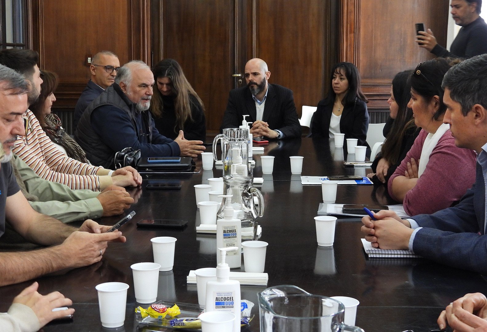 El Gobierno celebra un acuerdo paritario clave por un porcentaje "inferior a la inflación" en El Cronista, Economía