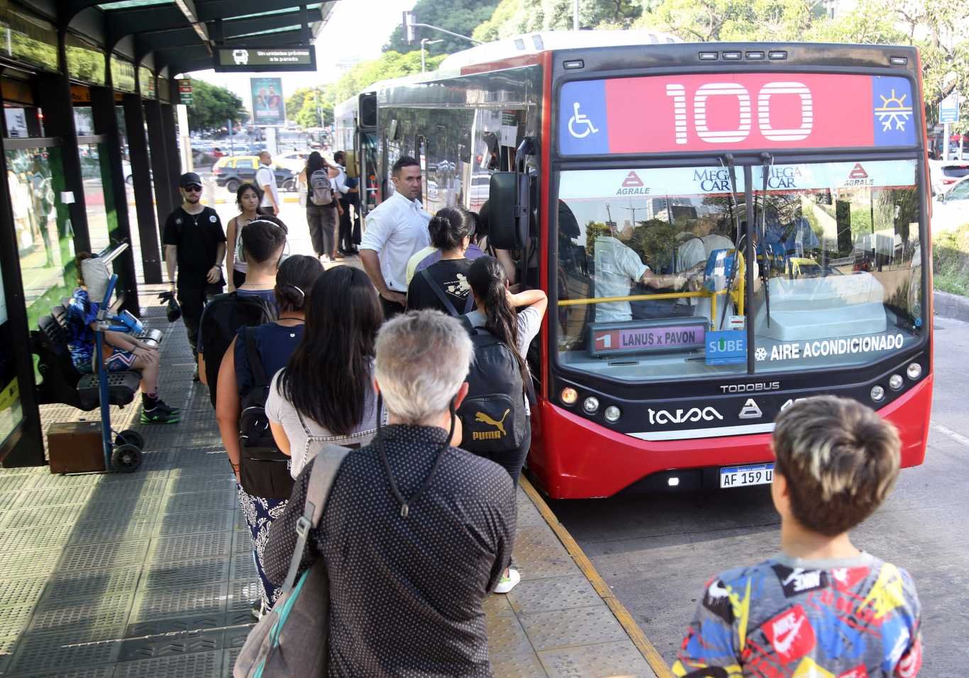 Nuevo aumento de colectivos en El Cronista, Economía
