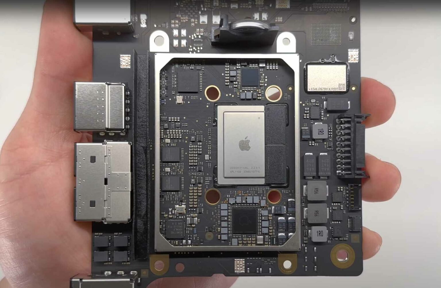 Apple reparará los Mac mini M2 afectados por un raro problema de falla de alimentación. El texto "m2" se traduce como "m²" en español argentino, que se refiere a "metros cuadrados". Si necesitás más contexto o una frase específica, no dudes en decírmelo.