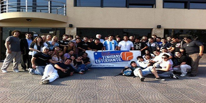 Celebran los estudiantes en El Cronista, Información General