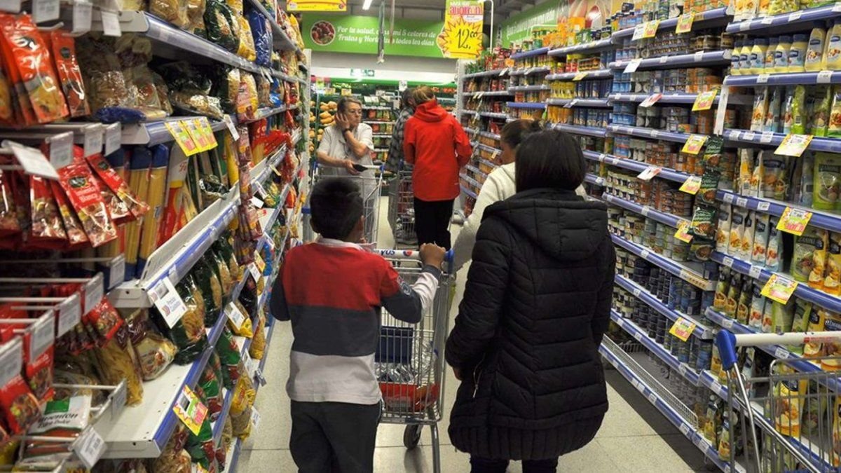 La canasta básica subió 0,1% en mayo y una familia tipo necesitó más de $ 1,1 millón para no ser pobre en El Cronista, Economía
