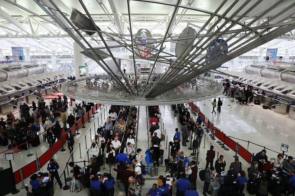 El turismo de Estados Unidos mete quejas por las demoras en las visas para el mundial ¿Pero cuanto están tardando? en Posteado, Sir Chandler