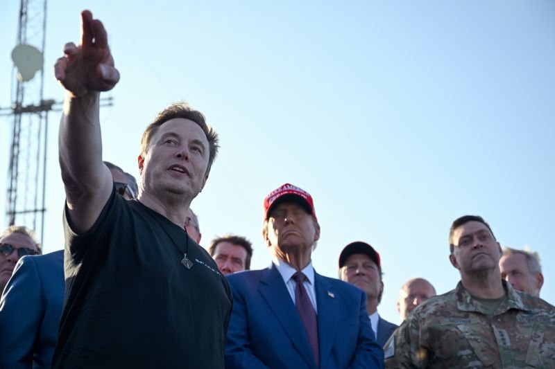 El mercado espera una tregua entre Trump y Musk que dé un alivio a Tesla en El Cronista, Finanzas