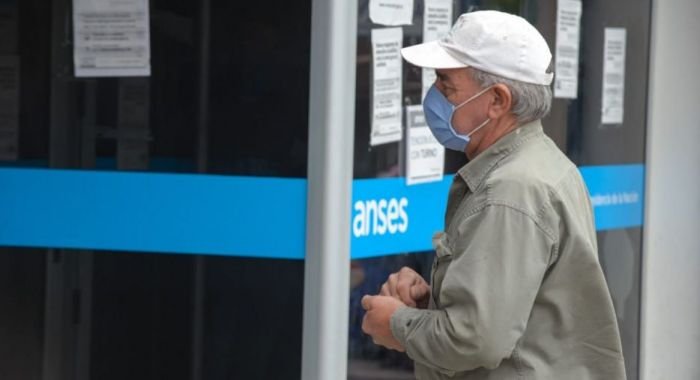 Adiós aguinaldo de ANSES en El Cronista, Economía