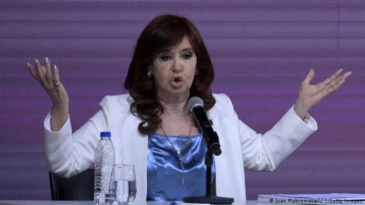 Punto por punto, qué dice la resolución que dispuso la prisión domiciliaria para Cristina Kirchner en El Cronista, Economía