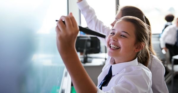 Vouchers educativos en El Cronista, Economía