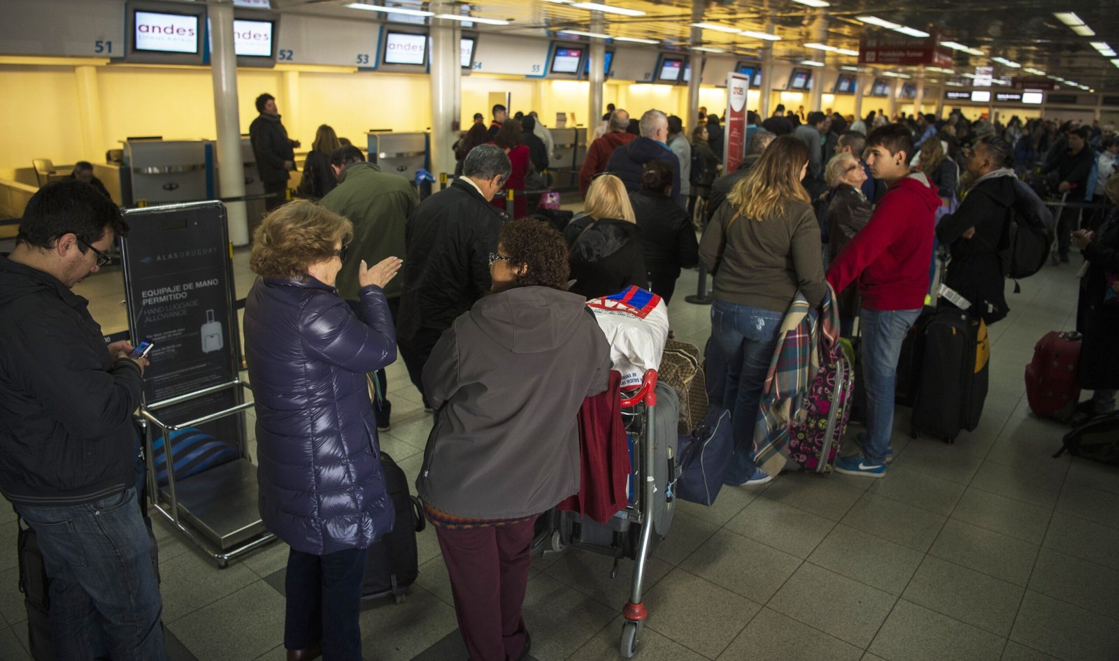 Estados Unidos endurece los requisitos para solicitar las visas de estudiantes en Redacción Clarín, Cada