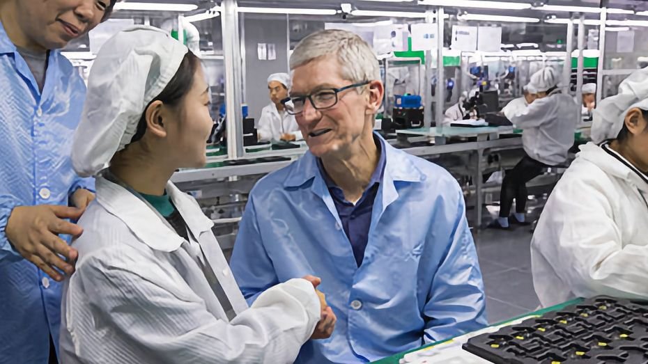 Trump dice que tiene un "pequeño problema" con Tim Cook por la producción de Apple en India. iPhone