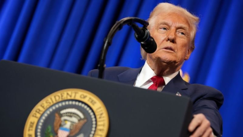 Trump amenaza con un arancel del 25% a los teléfonos de Apple y Samsung que no se fabriquen en EE.UU. iPhone