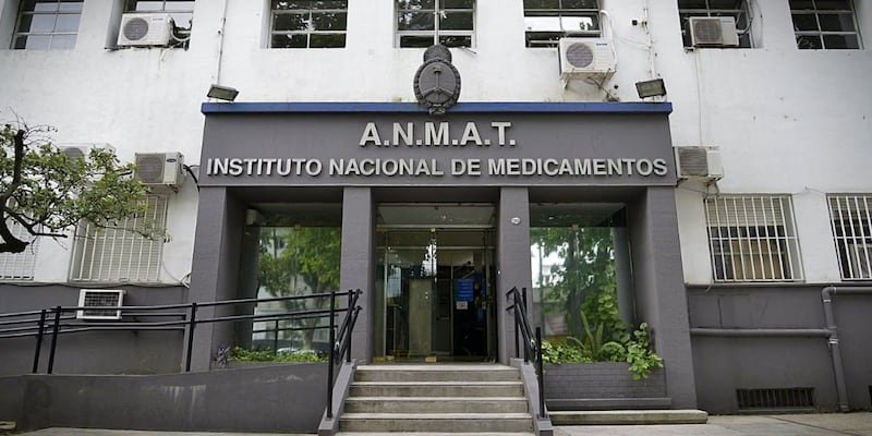 ANMAT exige el retiro inmediato de estos reconocidos suplementos por ser peligrosos para la salud en El Cronista, Economía