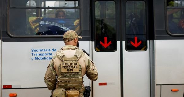 Reservas en El Cronista, Columnistas