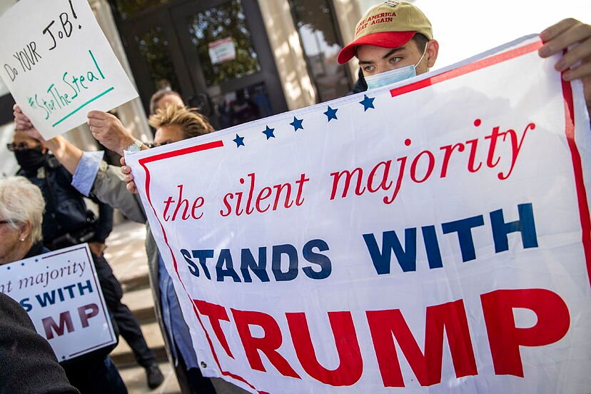De las denuncias de "persecución política" al festejo del trumpismo en El Cronista, Economía