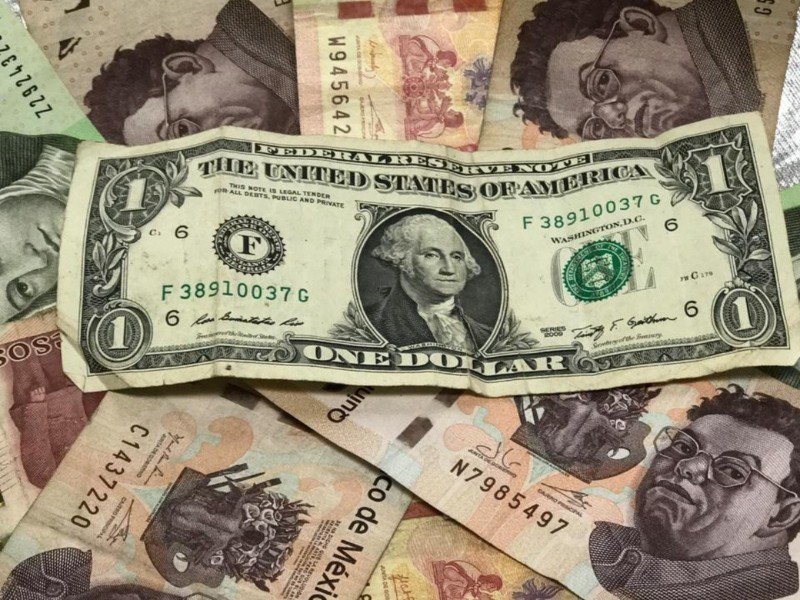 Por qué se desploma el dólar y qué esperan en el mercado para fin de junio en El Cronista, Finanzas
