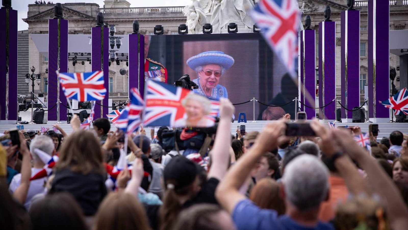 Tristeza en la corona británica en El Cronista, Internacionales