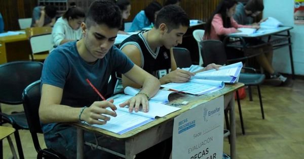 Adiós Becas Progresar en El Cronista, Economía