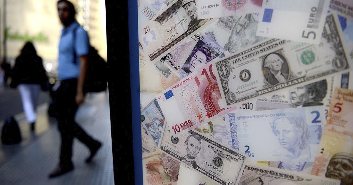 El dólar blue sube $ 15 en la primera rueda de la semana en El Cronista, Finanzas