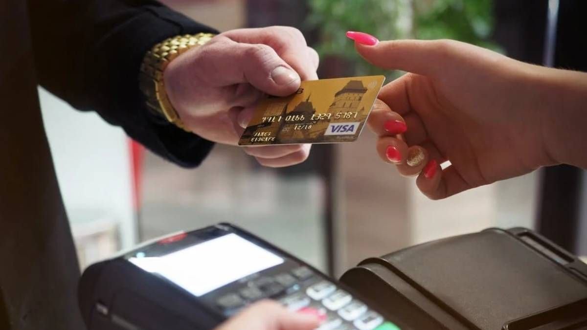 Chau tarjetas de crédito en El Cronista, Economía