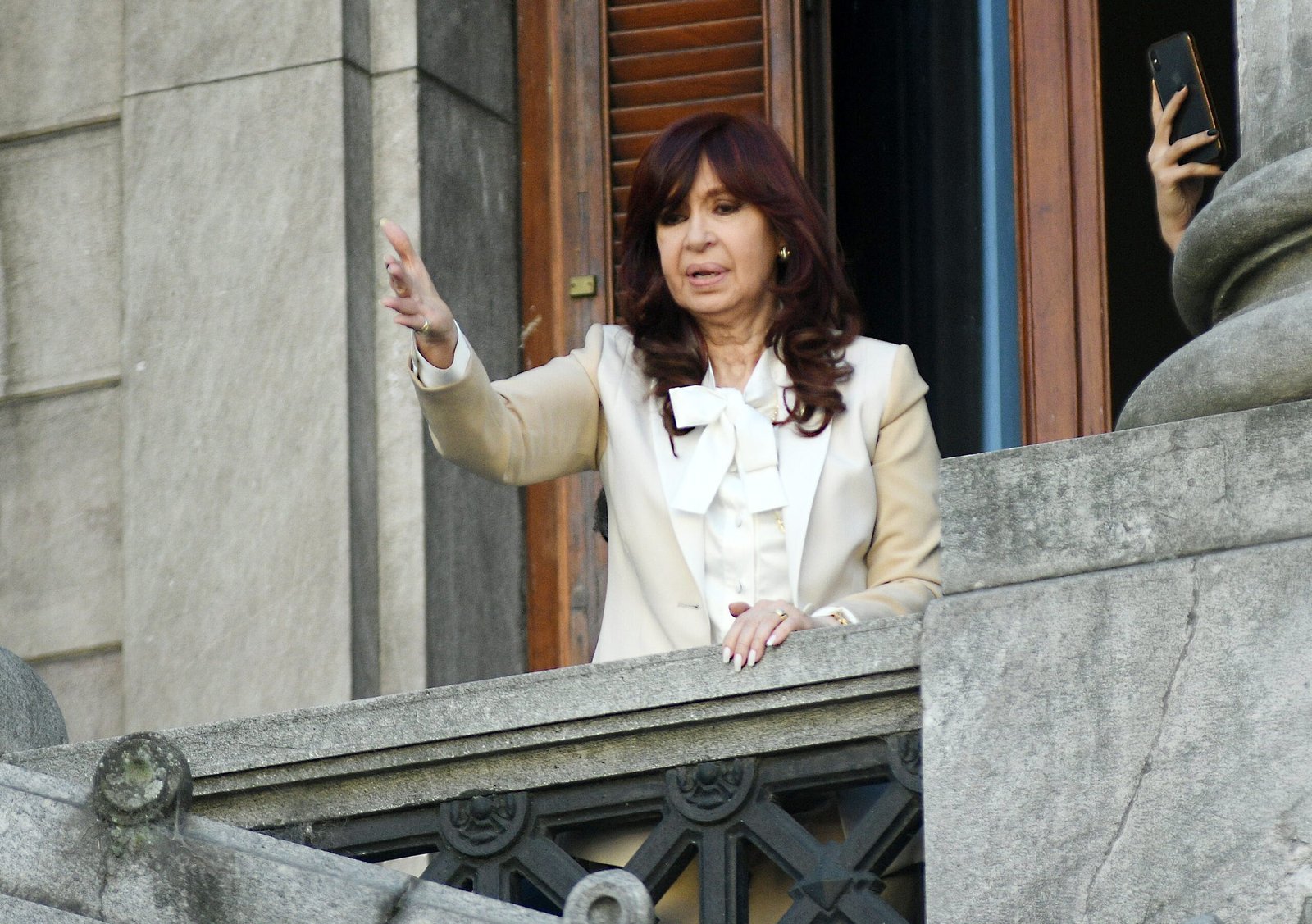 Prisión domiciliaria a Cristina Kirchner en El Cronista, Economía