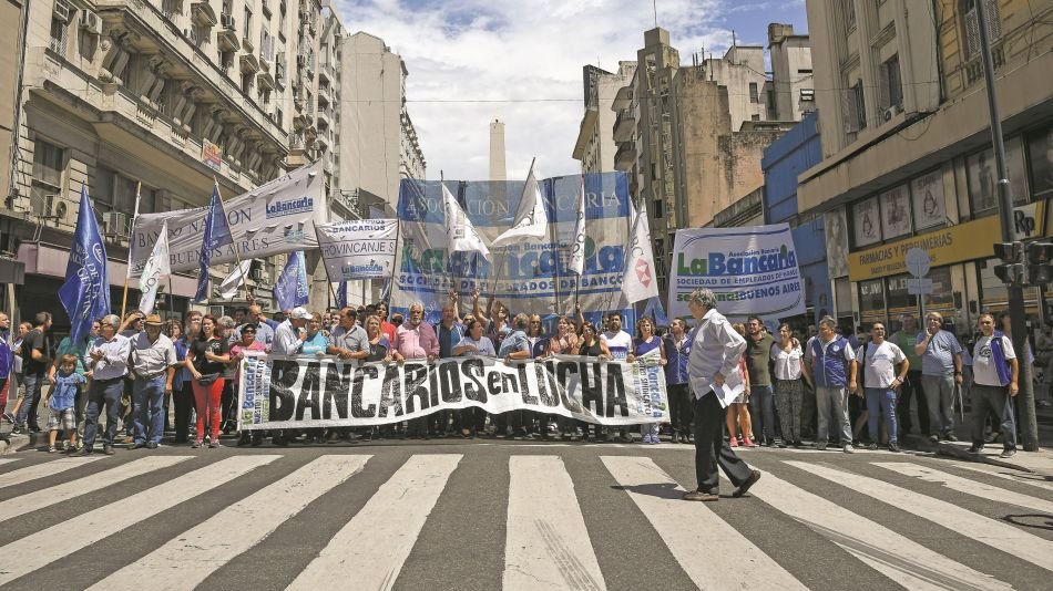 Paritarias en El Cronista, Economía