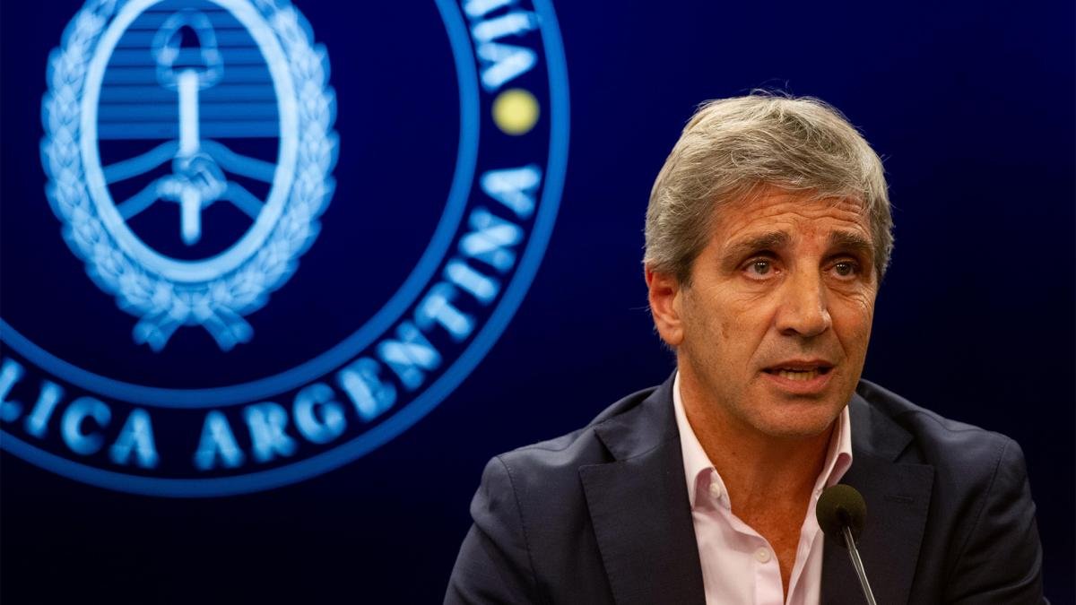 El pedido de una industria a Luis Caputo para ingresar más dólares en un sector clave en El Cronista, Economía
