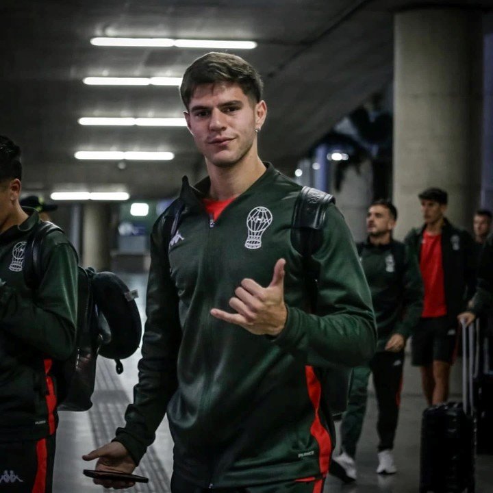 Marco Pellegrino viene de jugar en Huracán pero su pase pertenece al Milan.