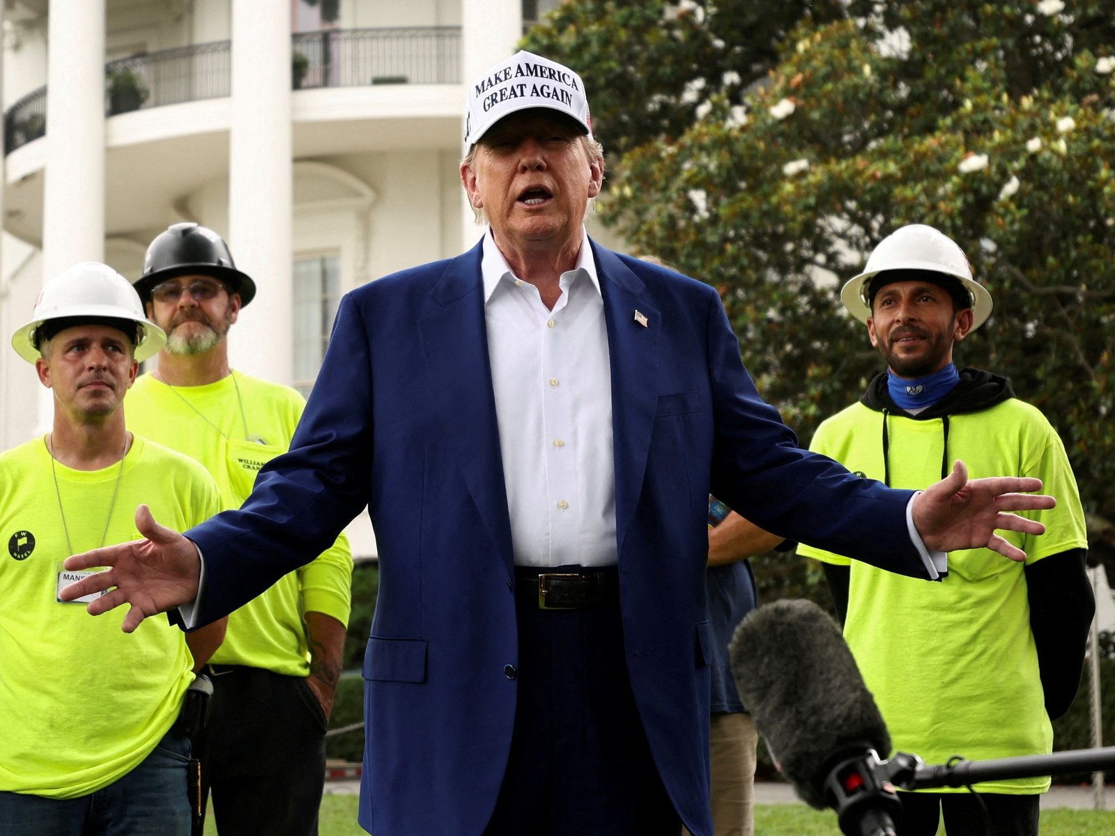 Tensión en Medio Oriente: La ambigüedad de Trump ante Irán En un contexto de creciente tensión entre Irán e Israel, el p... Descubre más sobre estadounidense...