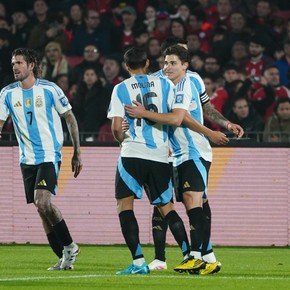 Argentina, siempre en serio: le ganó a Chile y lo dejó casi sin Mundial