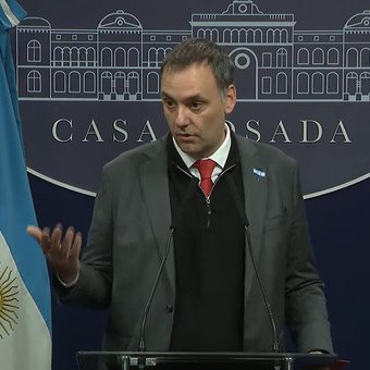 Javier Milei y sus medidas, EN VIVO: el Gobierno elimina por decreto la jornada no laborable por el Día del Empleado Público