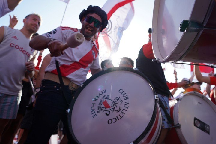 El banderazo de River en Los Ángeles. Foto: Marcelo Ferreiro