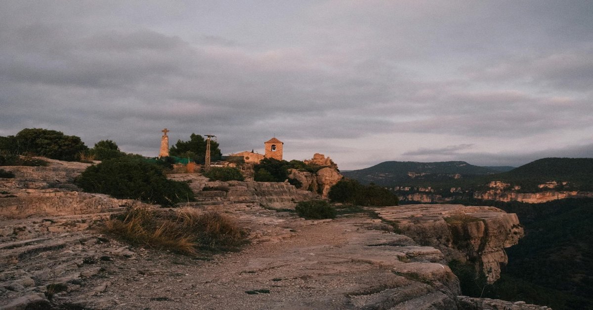 html Un rincón de Andalucía que evoca el salvaje Oeste En el corazón del sur de España, se encuentra un paisaje que pare... Descubre más sobre atractivo...