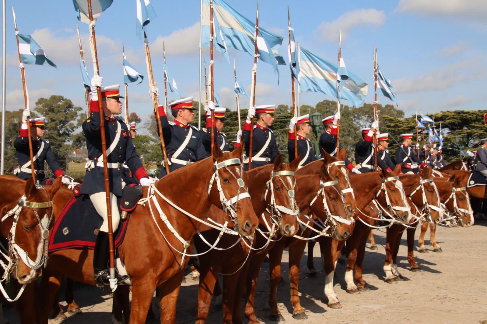 La creación del Ejército Argentino El paso hacia la independencia militar Argentina