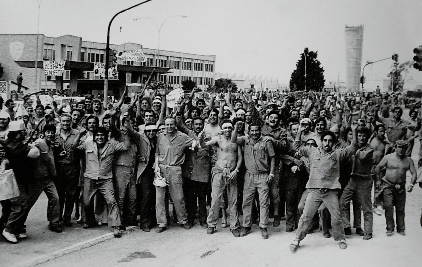 El Año de la Revolución del  El Surgimiento de las Sociedades de Socorros Mutuos Argentina