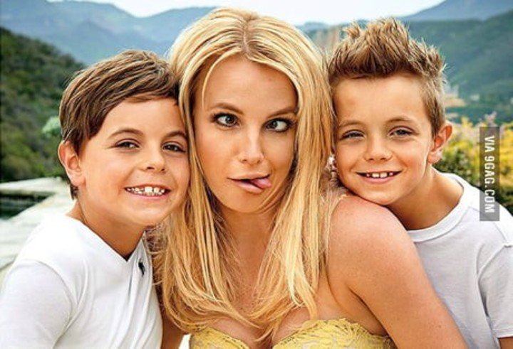 Britney Spears con sus dos hijos de pequeños. Foto: IG