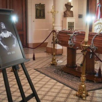 El último adiós a "Locomotora" Oliveras: dolor y emoción entre los familiares y fanáticos que la despidieron en Santa Fe