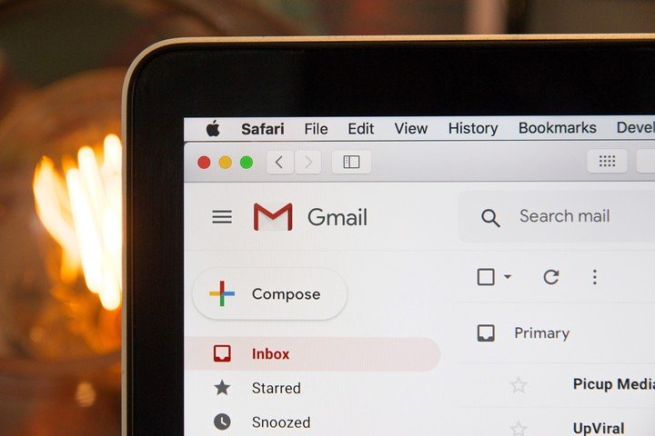 Muchos mails incluyen errores gramaticales o de redacción. Foto: Pixabay.