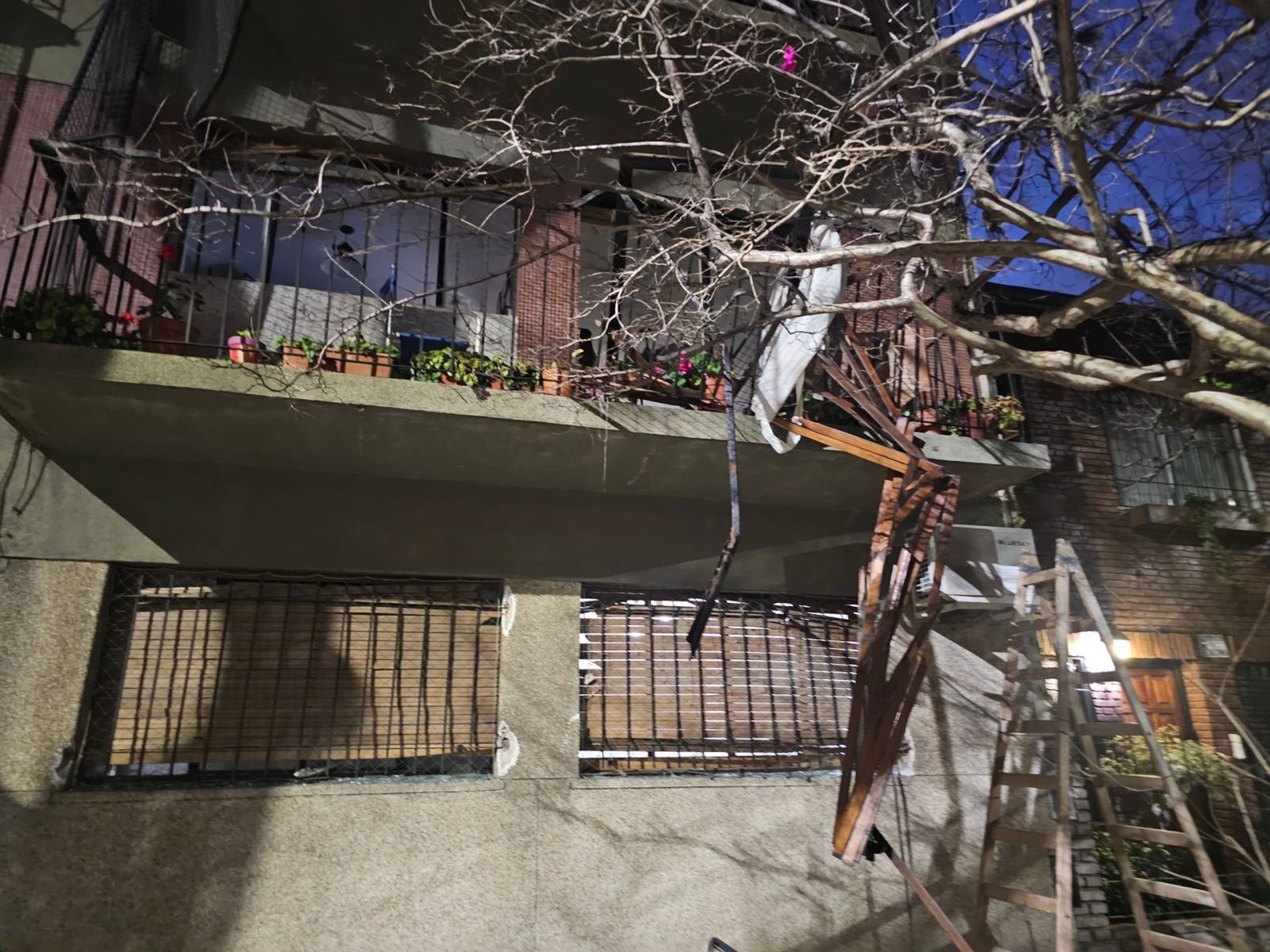 Una tragedia inesperada sacude a Villa Pueyrredón Este jueves, un fuerte estruendo resonó en Villa Pueyrredón, dejando a... Descubre más sobre causado, apps,...