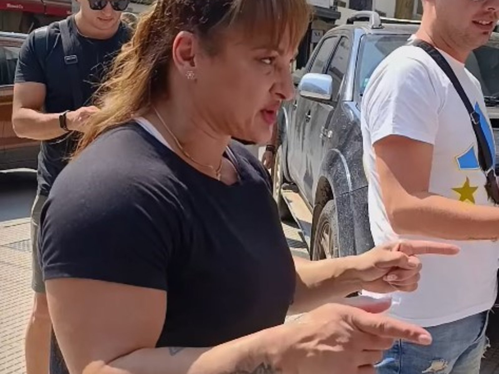 Un nuevo capítulo en la vida de una gladiadora La noticia del internamiento de Alejandra Locomotora Oliveras, ex boxeado... Descubre más sobre igual, polític...