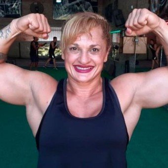 Suspendieron la cremación del cuerpo de "Locomotora" Oliveras para investigar las causas de muerte y una posible "mafia de anabólicos"