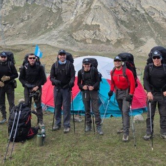 Soldados argentinos listos para iniciar el ascenso al Himalaya: ya armaron el campamento base a 4.515 metros sobre el nivel del mar