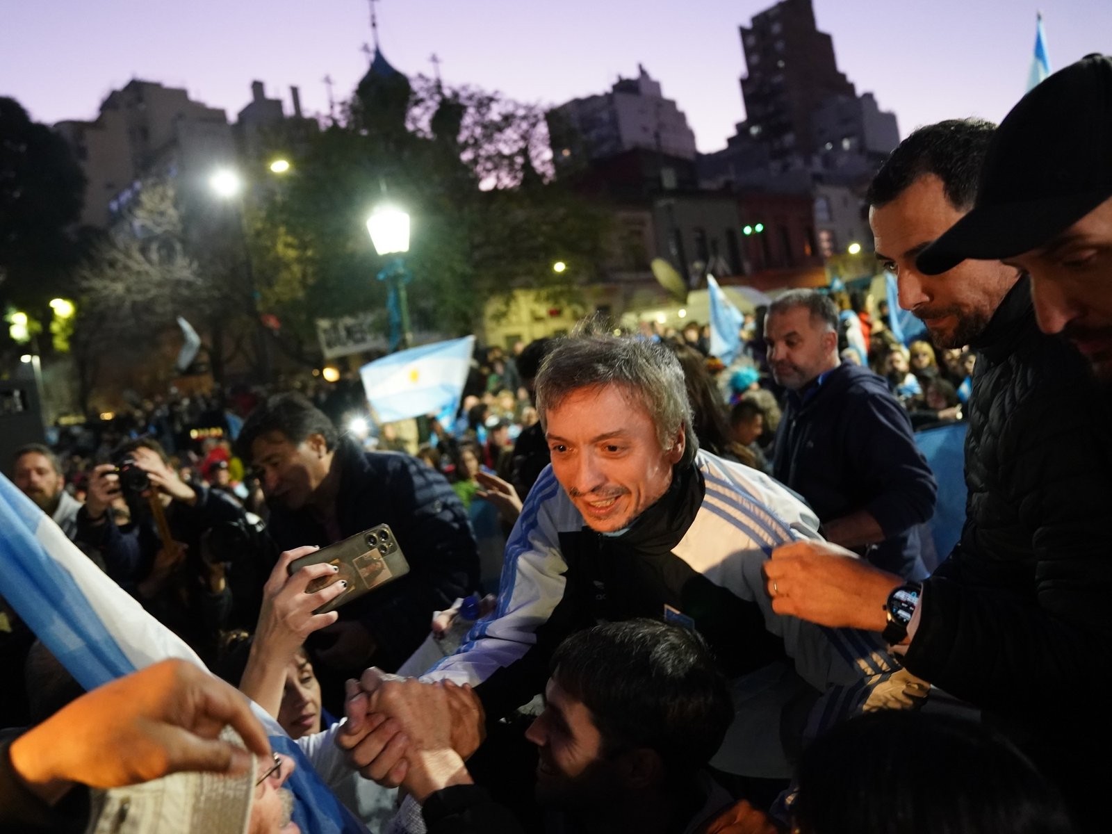 El notable crecimiento patrimonial de un líder político argentino En un contexto de creciente escrutinio sobre la riquez... Descubre más sobre propio, contra...