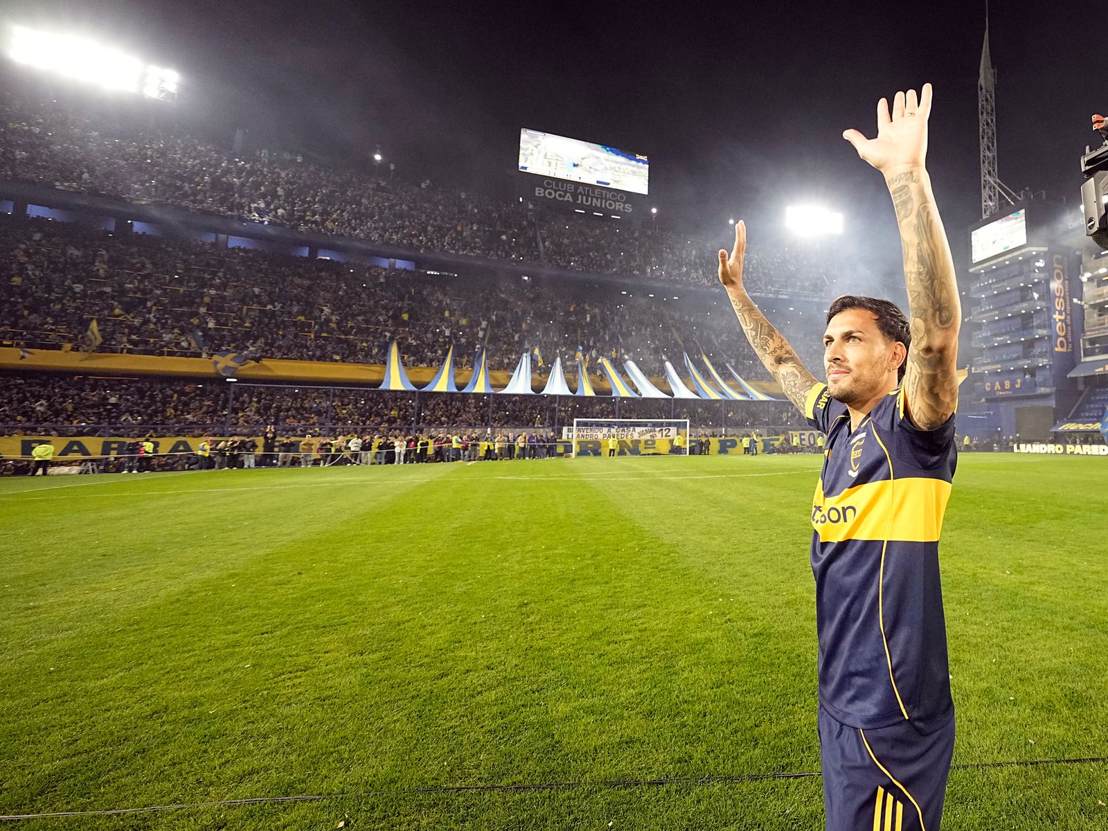 La Bombonera se prepara para un regreso esperado: Paredes en su casa Hoy, el emblemático estadio de La Bombonera será el... Descubre más sobre presenta, boca...