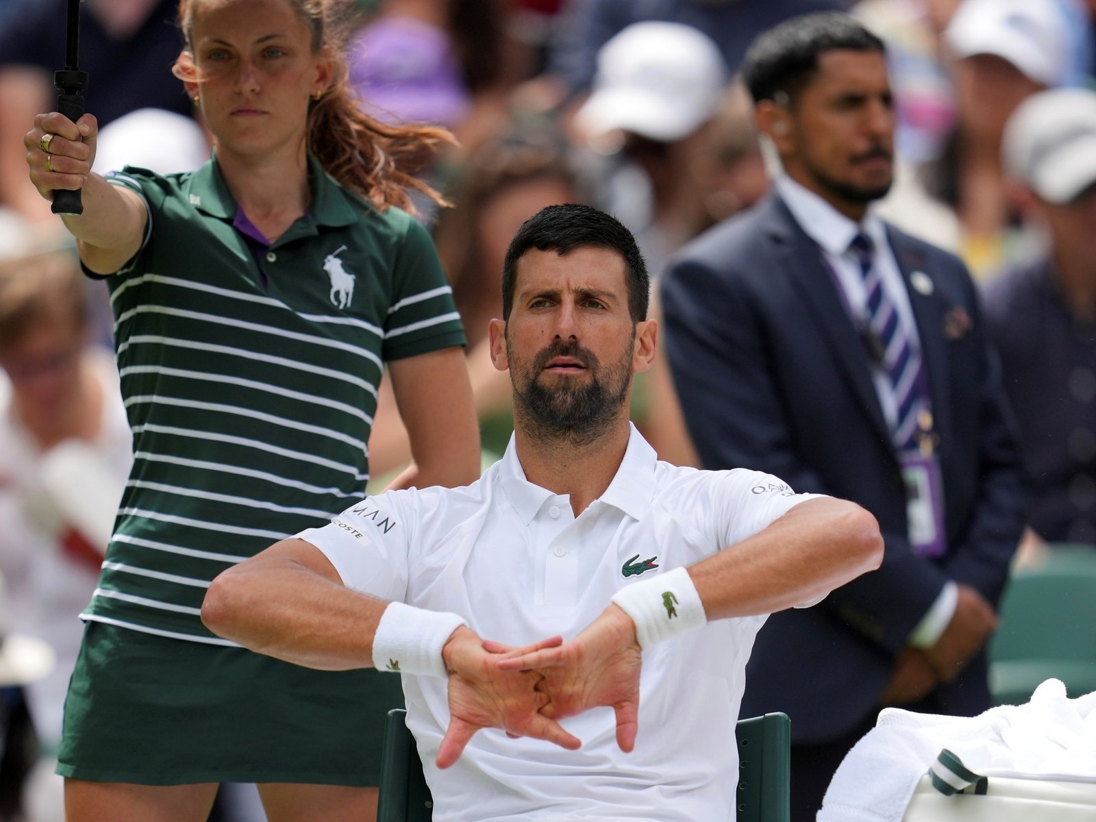 Un encuentro desafiante en la cancha central del All England Club El ambiente en el All England Club se torna electrizan... Descubre más sobre sports, interc...