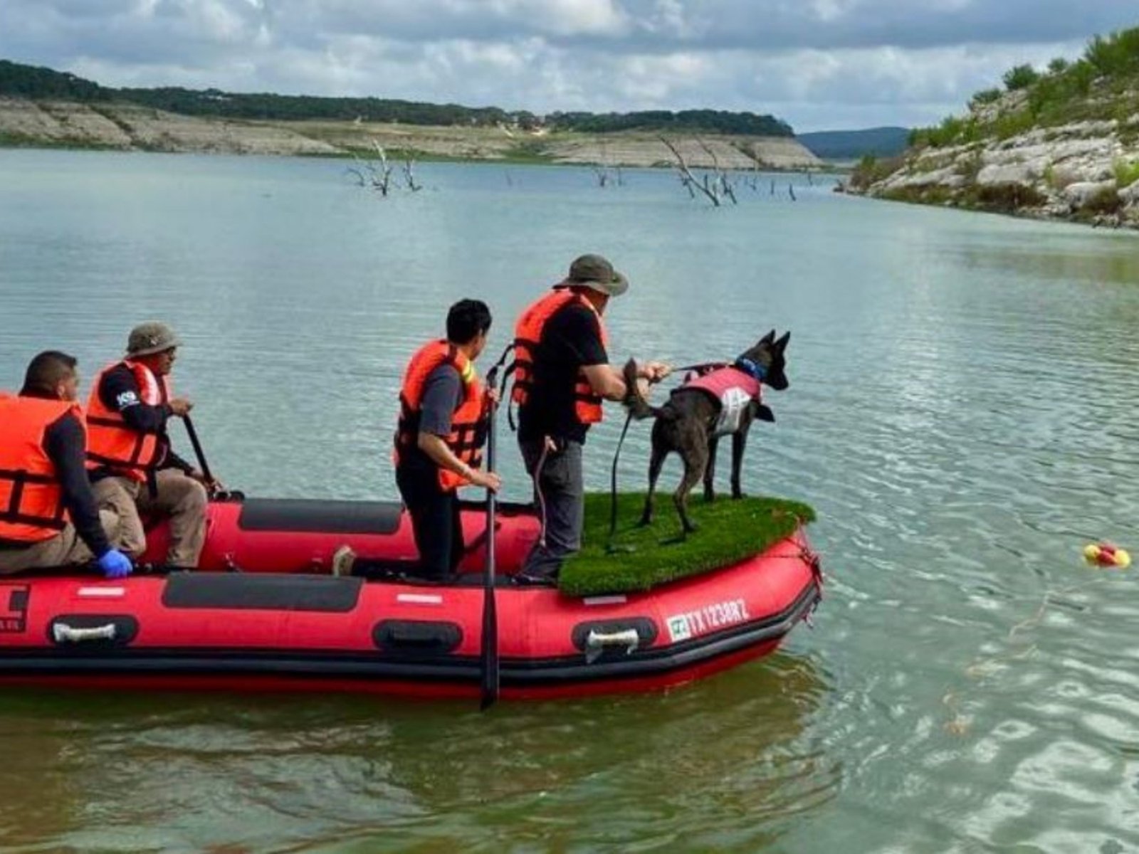 La valentía y el trabajo en equipo que trascienden fronteras Desde el pasado 4 de julio, el condado de Kerr, Texas, se e... Descubre más sobre angustia, civi...