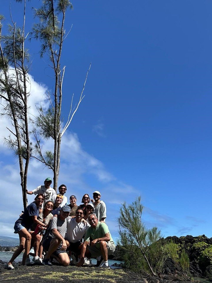 Hawaii: El grupo de turistas peruanos que bajaron del crucero en Isla Grande, pero quedaron varados por el alerta de tsunami.